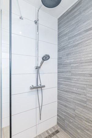 Foto - Te koop: Instapklaar gemoderniseerde geschakelde 2 onder 1 kap woning met voldoende woonoppervlakte, garage, berging en tuin in Simpelveld (Huls)